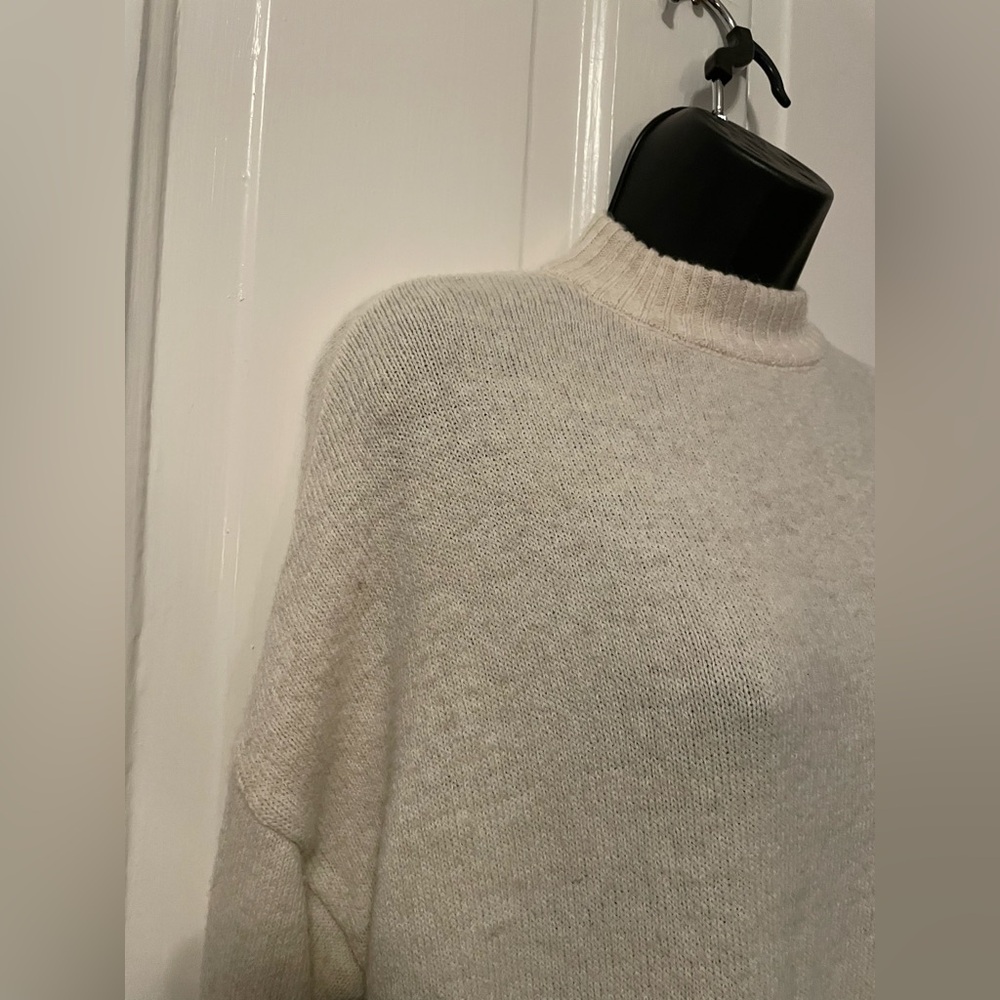 Cozy Oversized Sweater Dress with Pockets - Picture 3 of 9